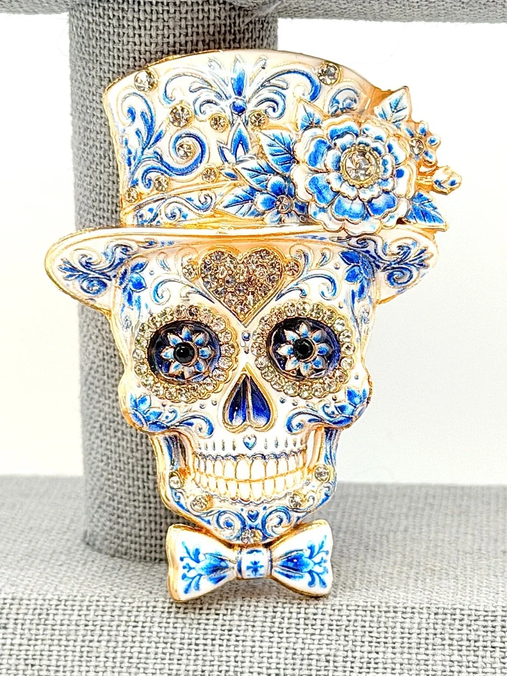 Gothic Top Hat Skull Brooch for Halloween